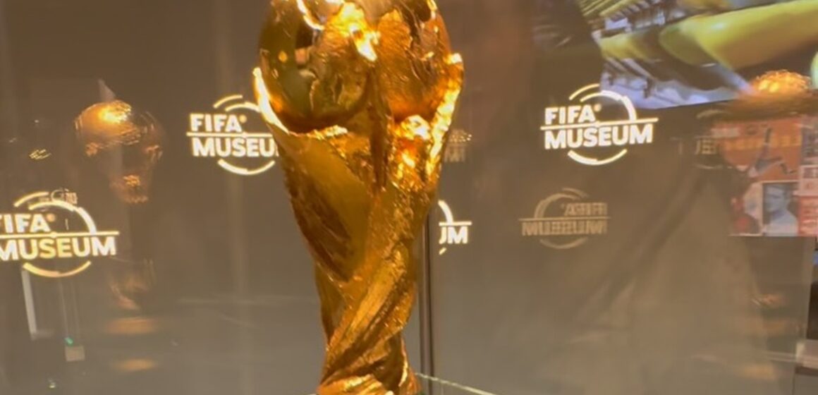 SaveClip.App_726621706_18597244249035293_4021696528134735833_n Troféu original da Copa do Mundo fica exposto no Museu da FIFA, na Suíça