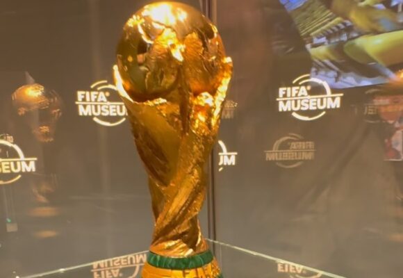 Troféu original da Copa do Mundo fica exposto no Museu da FIFA, na Suíça
