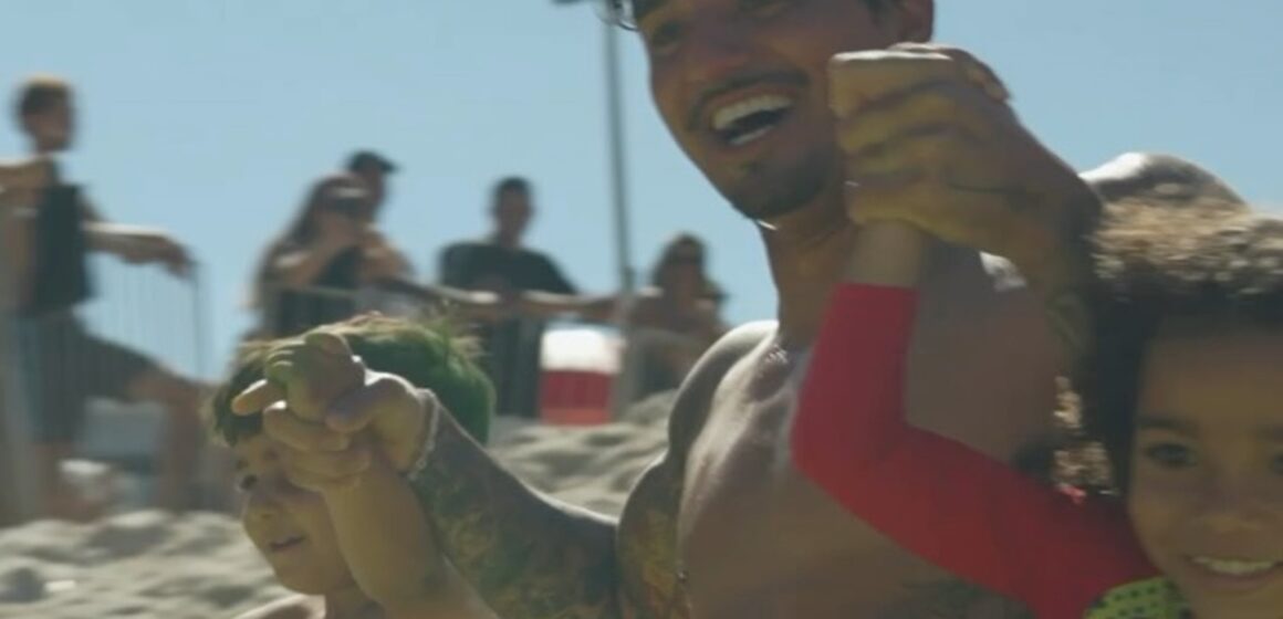 Gabriel Medina celebra sucesso da 3ª edição do Medininha Surf Day em Saquarema