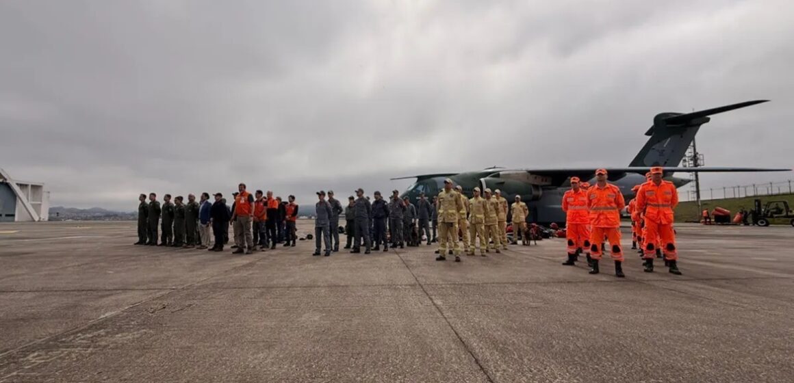 FAB resgata 13 brasileiros ilhados por terremoto catastrófico na Venezuela