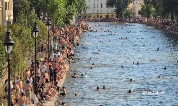 Onda de calor leva moradores de Paris a buscar refresco em canal histórico