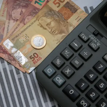 economia_1609210411_0 PIB brasileiro surpreende e mercado eleva projeção de crescimento pela sexta semana