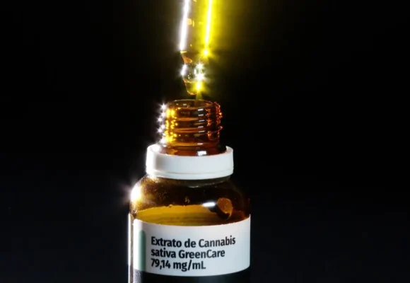 Pesquisa inédita mostra que 44% dos pacientes canábicos que importam medicamentos praticam musculação
