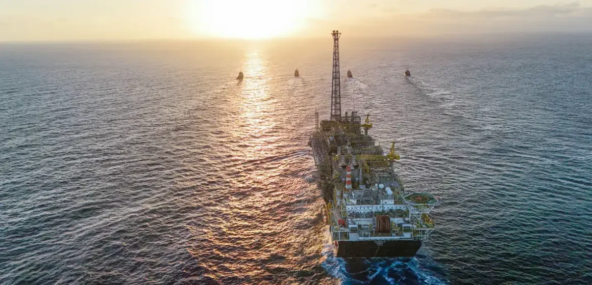 fpso_p-78_chegada_campo_de_buzios_foto1_-_credito_divulgacao_petrobras_1 Petrobras amplia atuação no pré-sal com aquisição de participação no bloco Itaimbezinho