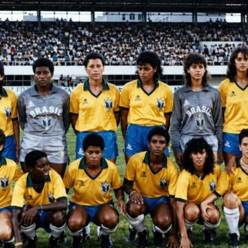 Lula sanciona lei da Copa do Mundo Feminina 2027 e reconhece pioneiras com prêmio de R$ 500 mil