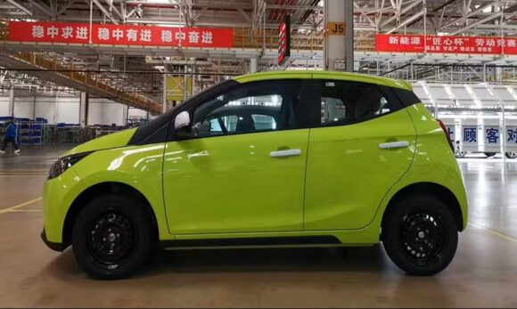 jmev-ev2-lateral Carro elétrico mais acessível do Brasil chega ao mercado por menos de R$ 70 mil