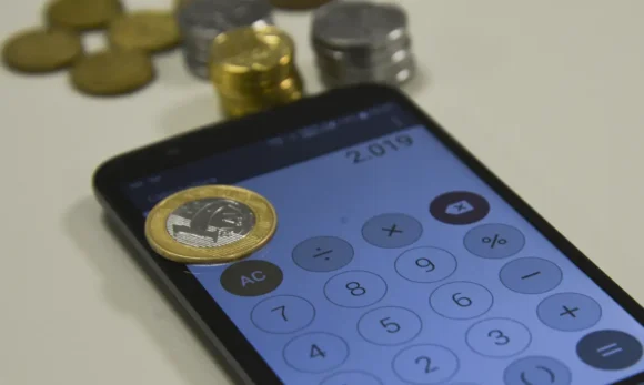 Copom reduz taxa Selic para 14,25% ao ano em novo corte na taxa básica de juros