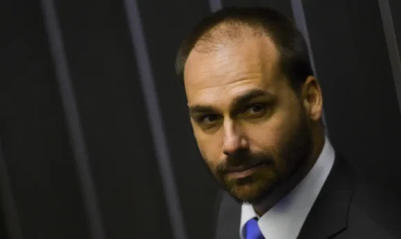 Primeira Turma do STF julga Eduardo Bolsonaro e ex-deputado deve ser condenado