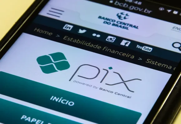 PIX e Zelle: entenda as diferenças entre os sistemas de pagamento do Brasil e dos EUA