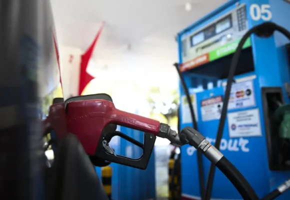 Motoristas percorrem postos de Belém para driblar variação de R$ 1 no litro da gasolina
