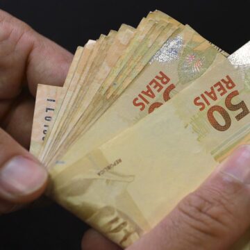 real_moeda_dinheiro_mcajr_2904223667 CMN amplia em R$ 1 bilhão limite de crédito para estados e municípios
