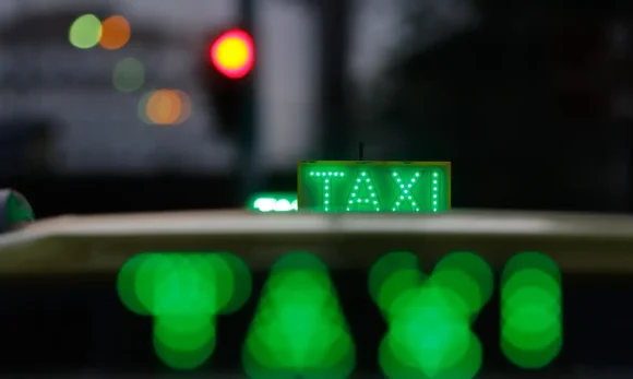 Motoristas de aplicativos e taxistas já podem solicitar crédito para compra de veículo