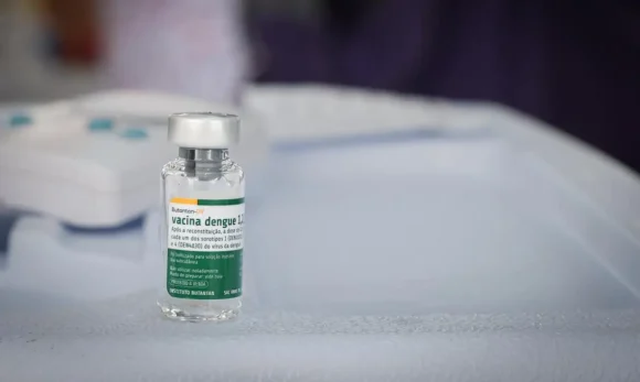 Butantan mantém estudo da vacina da dengue em idosos na Região Sul mesmo após suspensão da imunização pelo Ministério da Saúde