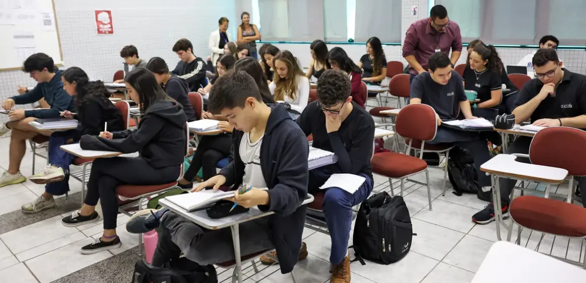0d9a2961 Senado aprova inclusão da educação financeira no currículo do ensino fundamental e médio; texto volta à Câmara