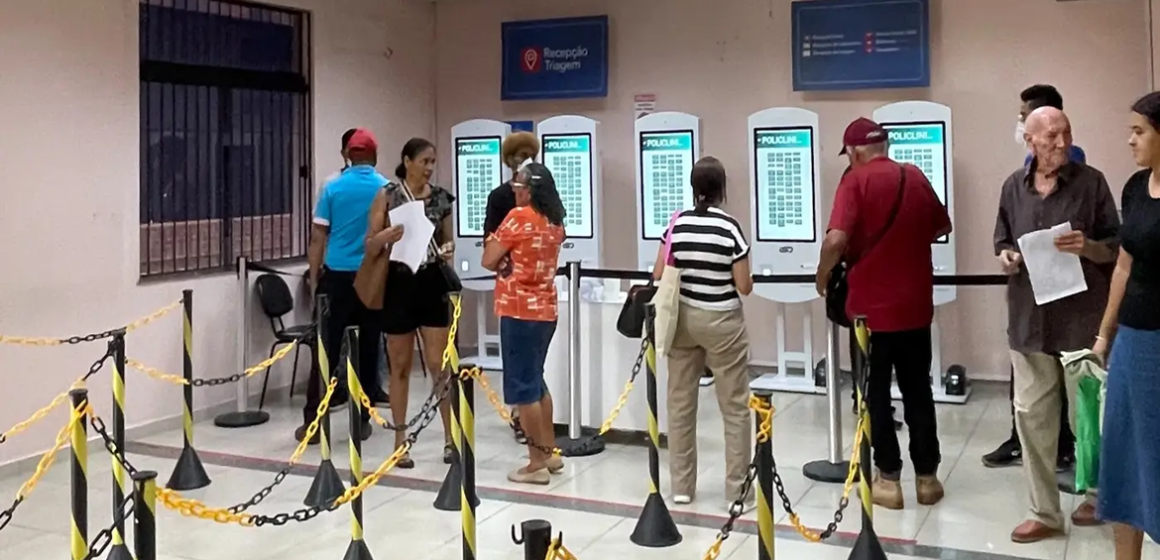 20260630141348-GC00078559-F00313491E Totens de atendimento agilizam recepção de até 1,5 mil usuários por dia na Poli Metropolitana
