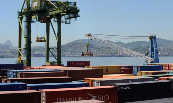 24012014-porto_do_rio_10 Governo brasileiro ainda analisa reação após tarifaço de 25% dos EUA entrar em vigor