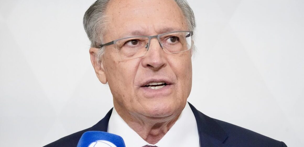 PSB oficializa candidatura de Alckmin à vice-presidência em chapa com Lula pelo PT