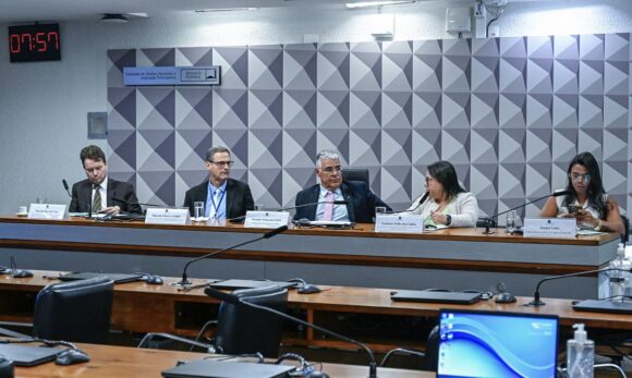 Defensores pedem regras mais rígidas para publicidade de bets em audiência no Senado
