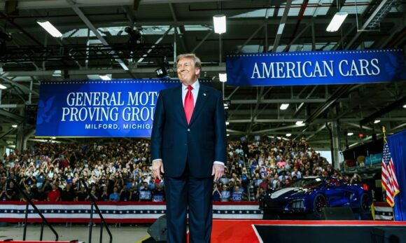 Governo Trump pede que Suprema Corte autorize mudanças no voto por correio
