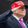 Trump afirma que Irã perderá poderio militar e demonstra ceticismo com acordo nuclear