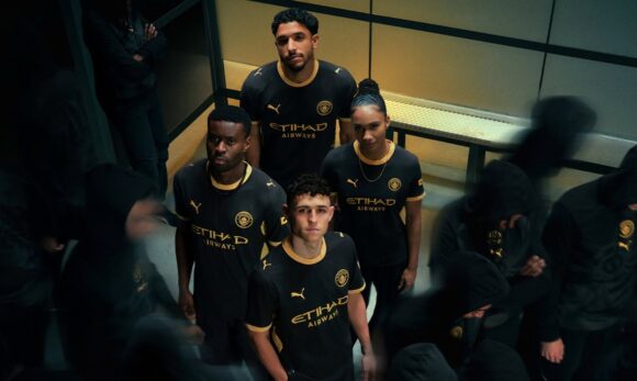 760915691_1623209686102263_1698870935696428532_n Manchester City lança uniforme inspirado em símbolo histórico da cidade inglesa