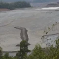 Relatório da ANA aponta 213 barragens em situação crítica no país; mineração lidera com 55 estruturas prioritárias