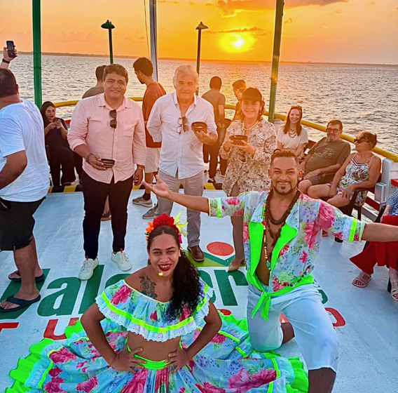 Valeverde celebra o sus esse do passeio fluvial durante o verão amazônico