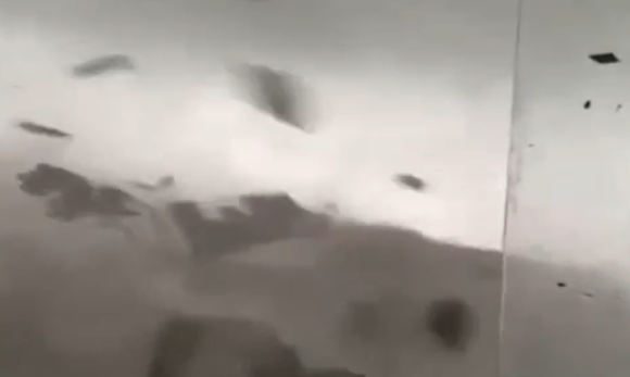Captura de tela 2026-07-08 101614 Tornado na China deixa mortos, centenas de feridos e homem é lançado de apartamento no 12º andar