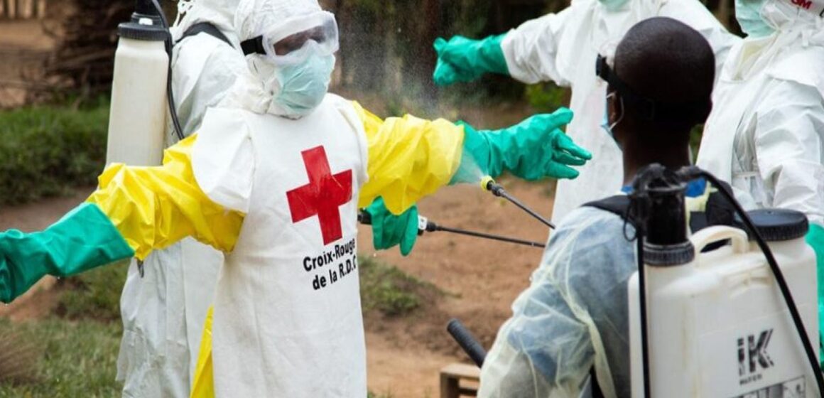 Surto de ebola ultrapassa 2 mil casos e preocupa autoridades de saúde