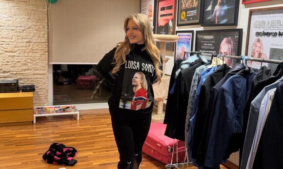 Luísa Sonza entra na brincadeira e aparece com camisa de Haaland antes de Brasil x Noruega