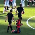 Imagens mostram Yamal orando e ao fundo confusão após jogo da final da copa