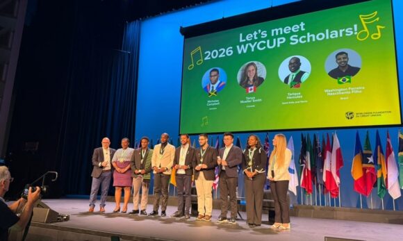 Paraense Washington Ferreira é premiado no WYCUP 2026 com projeto UNAÍ que transforma caroço de açaí em biopainéis sustentáveis; ele e outro jovem brasileiro recebem bolsa de estudos