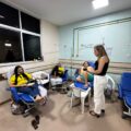 Voluntários entregam kits de higiene e mensagens de acolhimento a pacientes do Hospital Ophir Loyola