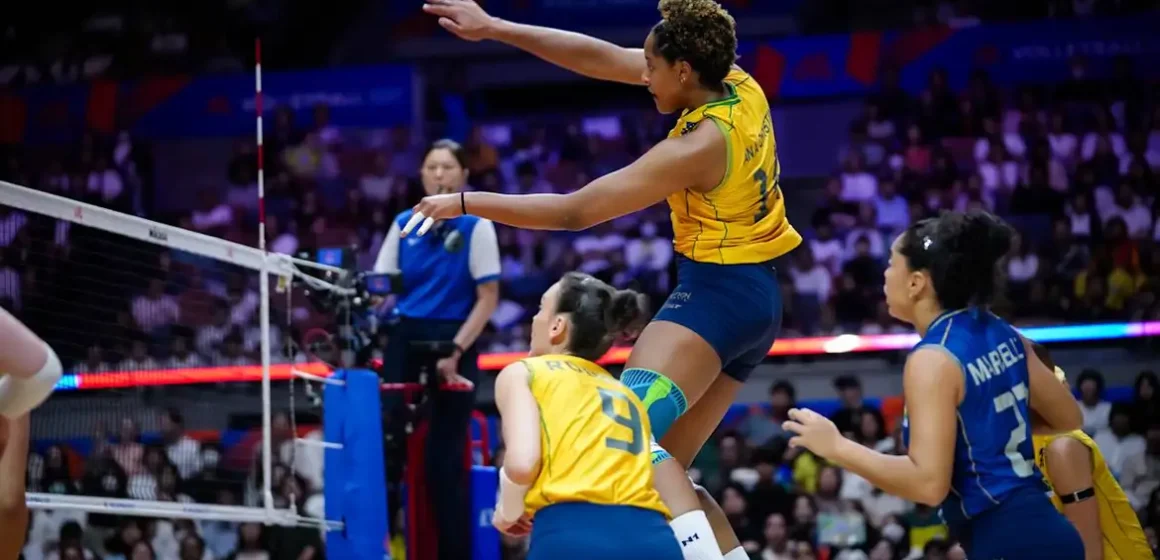 ana_cristina_ponteira_brasil_vence_polonia_liga_das_nacoes_2026 Brasil enfrenta Japão nas quartas de final da Liga das Nações feminina de vôlei