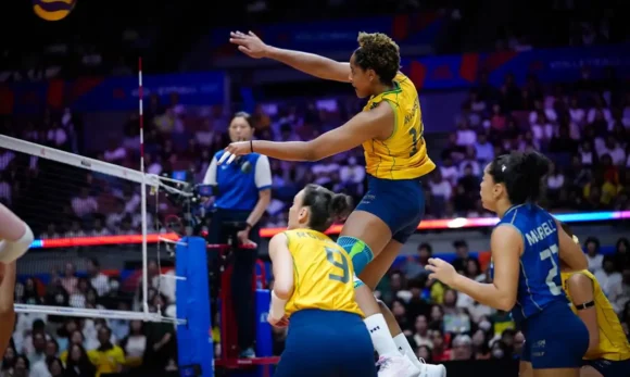 ana_cristina_ponteira_brasil_vence_polonia_liga_das_nacoes_2026 Brasil enfrenta Japão nas quartas de final da Liga das Nações feminina de vôlei