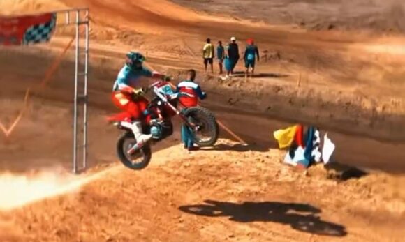 Motocross atrai pilotos e público no Festival de Verão de Portel