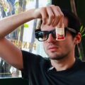 Influenciador apresenta óculos com inteligência artificial