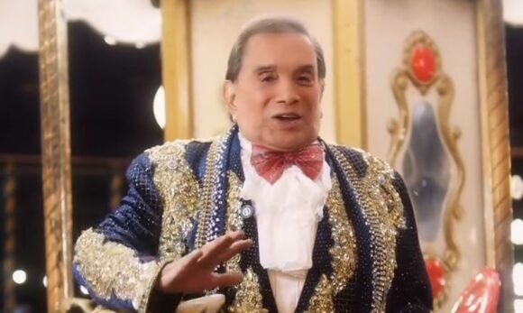 Dedé Santana se emociona com homenagem pelos 90 anos