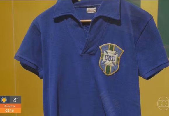 globo-canal-5-20260717-0400-frame-137741 Camisa de Pelé da Copa de 1958 é leiloada por R$ 25 milhões