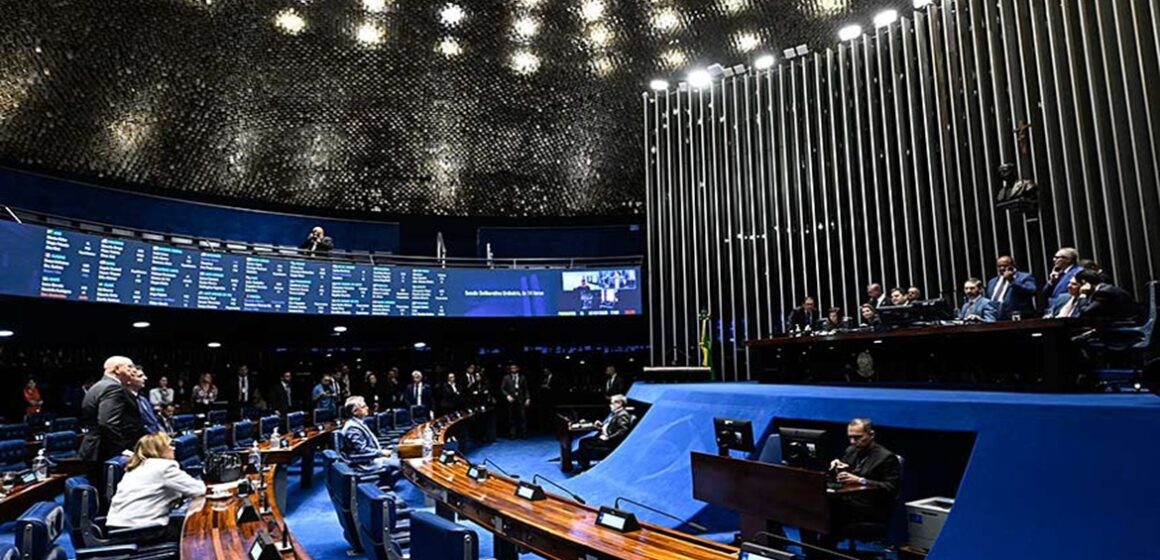 Senado aprova projeto que cria pagamento automático de pensão alimentícia via Pix