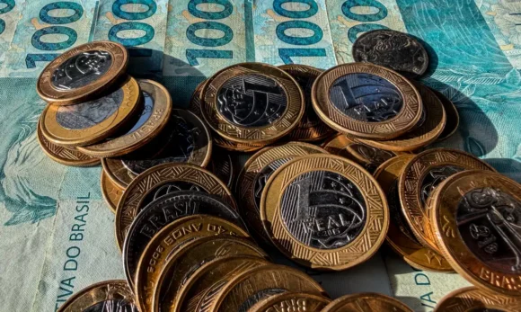 INPC acumula 4,33% em 12 meses e sobe 0,14% em junho, com deflação nos alimentos