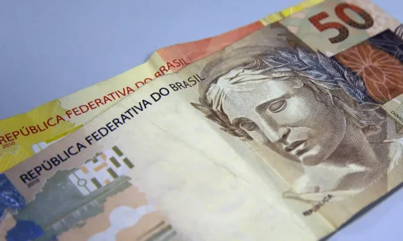 Saques da poupança superam depósitos em R$ 39,3 bilhões no semestre