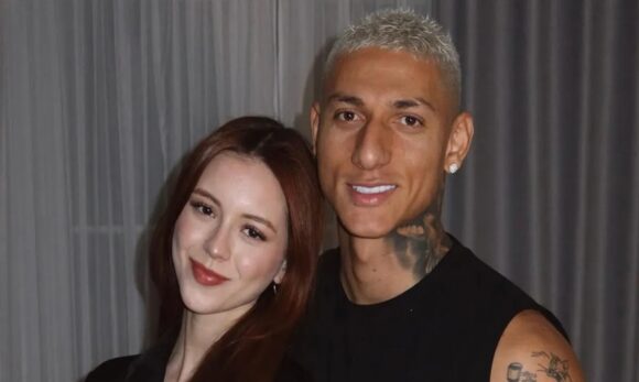 richarlison-amanda-araujo Esposa de Richarlison denuncia ataques racistas nas redes sociais após final da Copa do Mundo