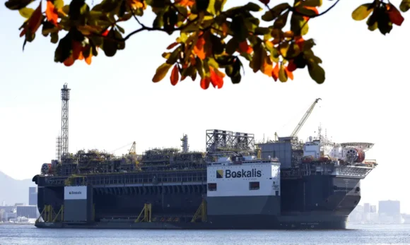 tnrgo_abr_1907181929 Petróleo oscila com tensão no Irã e investidores acompanham cenário internacional