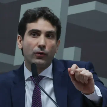 0d9a9293 Galípolo critica pressão de empresas para usar FGC e defende regulação mais rígida