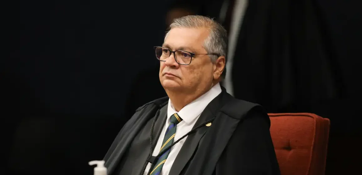 Flávio Dino autoriza PF a acessar dados de investigação sobre produtora de “Dark Horse”