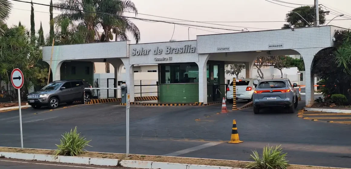 20250911_180150bp Moraes autoriza Bolsonaro a receber visitas, mas Flávio segue proibido até o fim das eleições