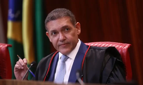 Presidente do TSE, Nunes Marques, defende urna eletrônica como “patrimônio da democracia brasileira”