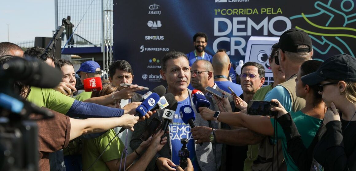 Presidente do TSE, Nunes Marques, defende transparência das urnas eletrônicas em evento de encerramento da Semana Nacional do Voto
