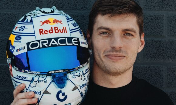 Max Verstappen renova contrato com a Red Bull até 2030